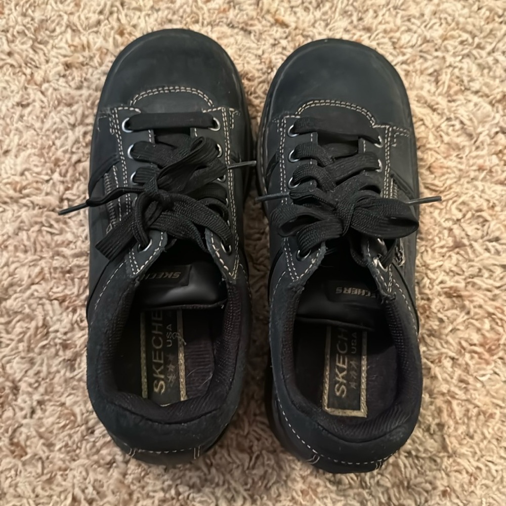 Cute Vintage Size 7 Charcoal Black Skechers Oxford Sneakers